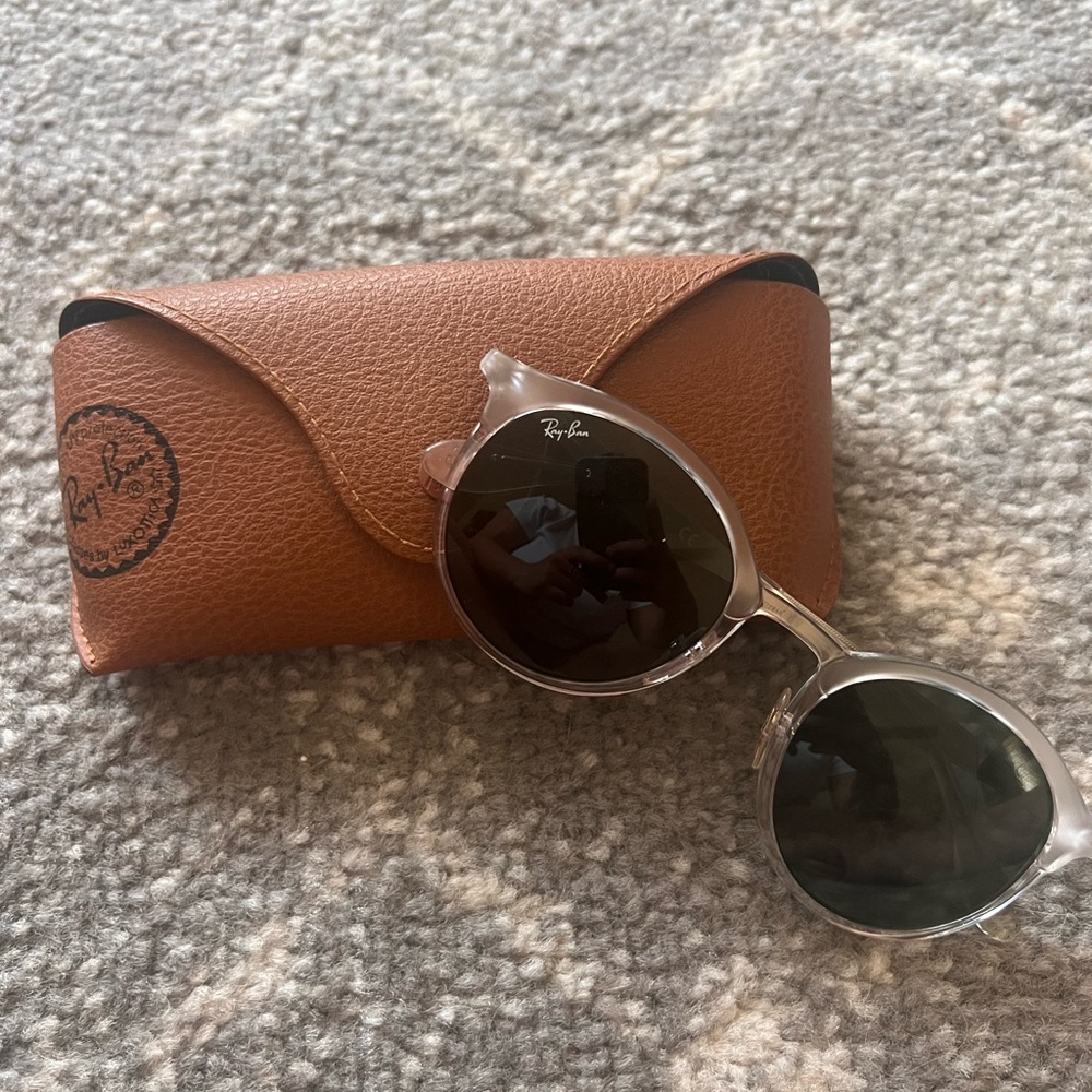 EUC RAY BAN SUNGLASSES WITH ORIGINAL CASE!